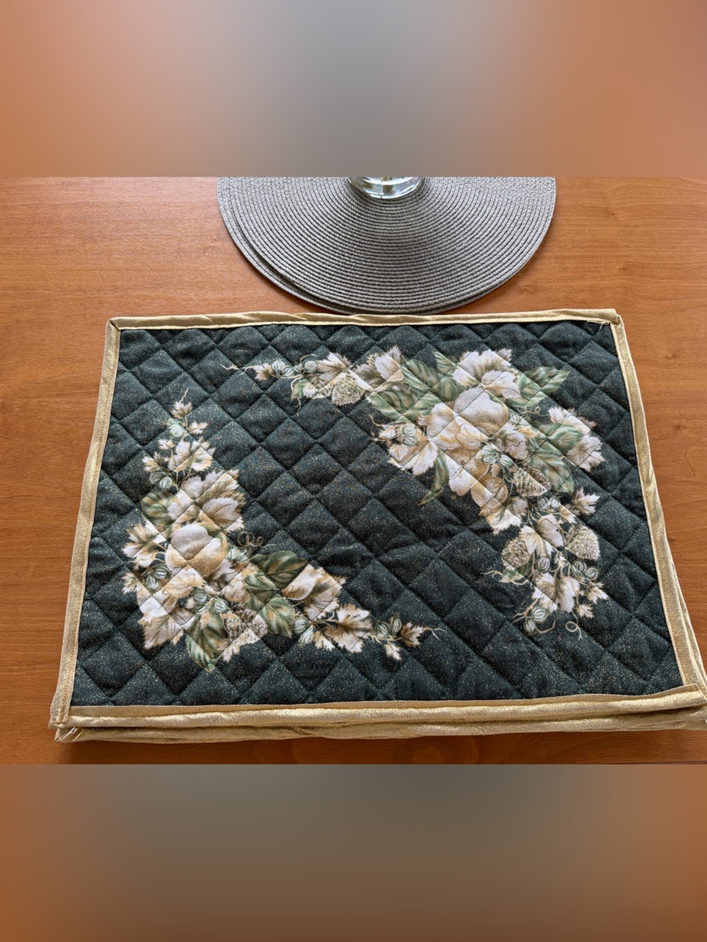Vintage Quilted Placemats Gold Trim Green Set of 6⁠